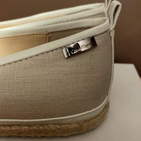 New in box Calvin Klein flats - Picture 5 of 8